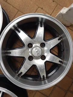 EVO 15&#34; mags 4/100 PCD 15 inch.