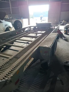 Car towing trailer very strong and almost new