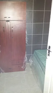 Rooms for single people on Grove-end