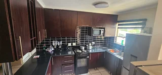 o''Townhouse on Berger Street in Vorna Valley Midrand available immediately for student