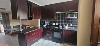 o&#39;&#39;Townhouse on Berger Street in Vorna Valley Midrand available immediately for student