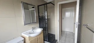 o&#39;&#39;Townhouse on Berger Street in Vorna Valley Midrand available immediately for student