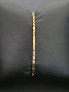 18ct Gold Bangle Jewelry