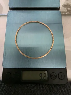18ct Gold Bangle Jewelry