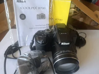 Nikon Coolpix B700
