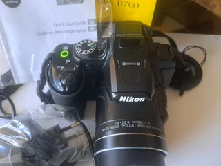 Nikon Coolpix B700
