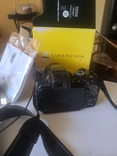 Nikon Coolpix B700