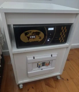 1450VA (1150 kW) pure sinewave inverter with 2 x 100Ah batteries in a power box