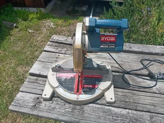 Ryobi 1200w mitre saw