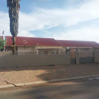 Modern, fully renovated 3-Bedroom Townhouse for Sale – Rynsoord, Benoni