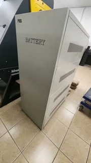 Battery cabinet