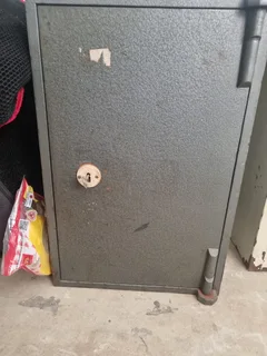 Safe - Ad posted by Bradley Baxter