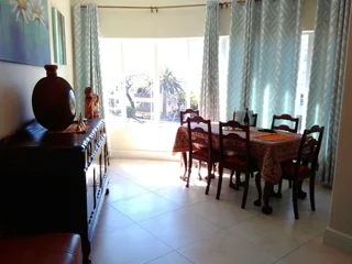 2 Bedroom Flat - Kenilworth Upper