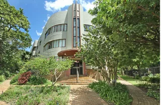 2 Bedroom Flat - Kenilworth Upper