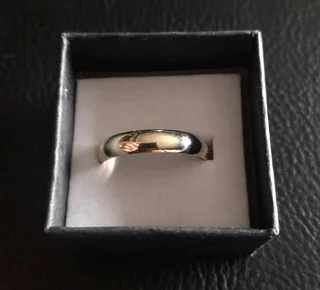9ct Gold Band Ring - R5000
