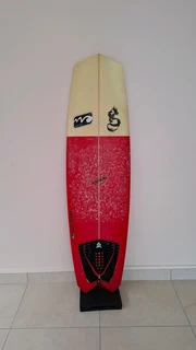Surfboard 31.5L  5'8'' x 19 ''x 2 5/8 5 fin
