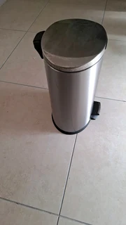 12L pedal bin