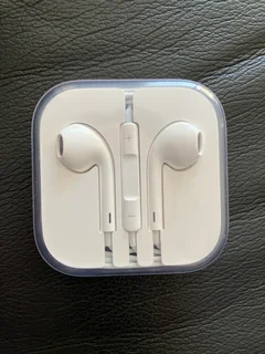 iPhone earphones - new