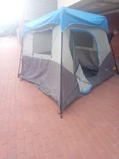 6an tent with rain cover