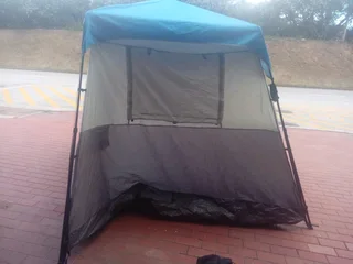 6an tent with rain cover