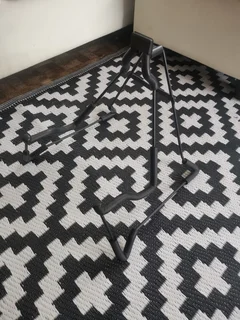 Electric guitar stand