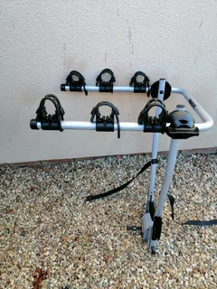 Thule 3 x bikes mount on ball of towbar