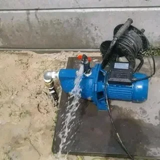 Borehole and wellpoint water installation