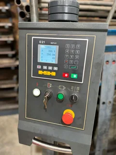 Plate bending machine