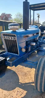 Ford 7600 tractor