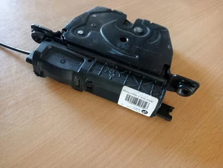 BMW F30 320i, OEM Tailgate Lock