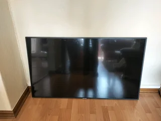 Damaged screen Samsung UA55NU7100K 55inch tv