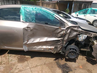 TOYOTA COROLLA PROFESSIONAL 1.6 FOR STRIPPING FOR PART