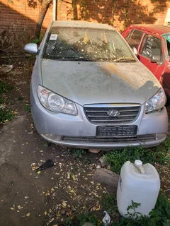 Hyundai Elantra 1.6 for stripping for part