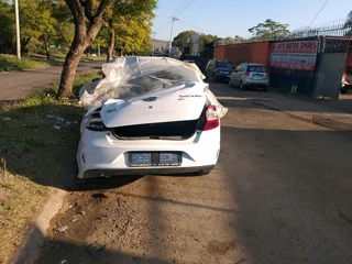 ford figo 1.5 3cylinder for stripping for part and still starting