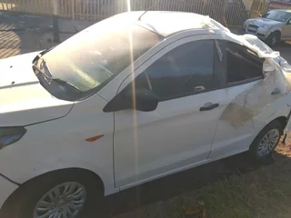 ford figo 1.5 3cylinder for stripping for part and still starting