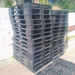 Plastic pallets size 1.2x800m in stock