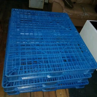 Plastics pallets for sale for storage and packaging