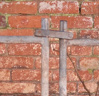 OVER 100 YEARS FARM STYLE DOUBLE LEAF GATE