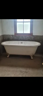 Victorian White Bath