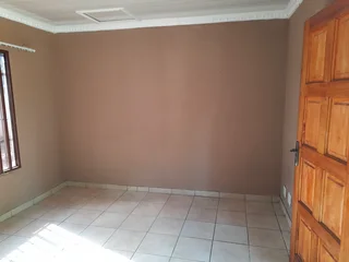 Room to rent in Selection Park Springs