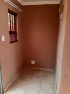 Room to rent in Selection Park Springs