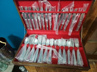 Set of cutlery in display box. Stainless steel
