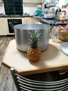 Big aluminium cooking pot