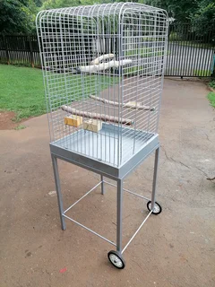 Parrot / bird cage. Excellent condition