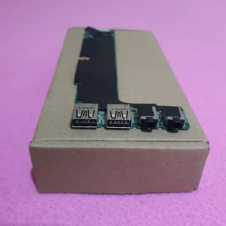 HP EliteBook 8560P USB &#43; Audio / Mic Jack Board (641185-001)