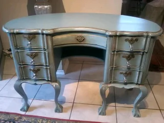 Paint technique on furniture