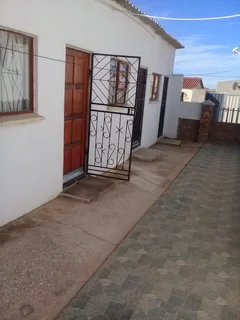 Neat and Clean Flat avail in NU9 Motherwell from 1 Dec 2025