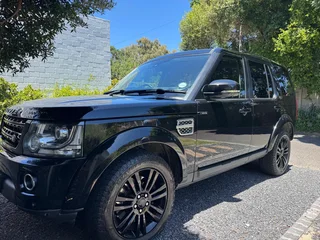 2015 Land Rover Discovery 4 HSE – Black on Black – R485,000
