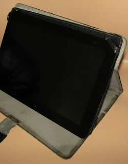 Prestigio Multipad 4 Ultimate 10.1 3G Android Tablet with Cover &amp; 32GB SD Card