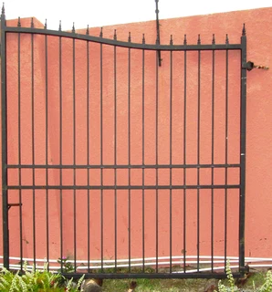 Double Swing Steel Driveway Gates with Hinges